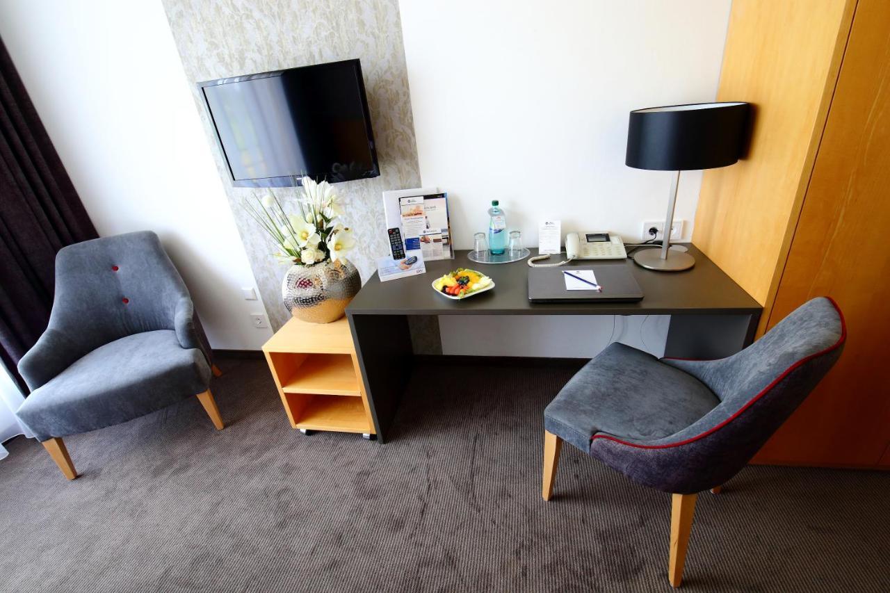 Rugs Hotel Am Schlosspark Lichtenwalde Extérieur photo